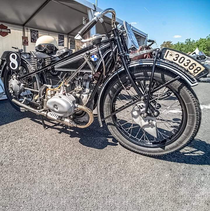 В Німеччині відбувся масовий фестиваль ретро авто культури - Classic Days 2022 Фестиваль Classic Days 2022 відбувся на минулих вихідних (6-7 серпня) в Дюссельдорфі 🇩🇪 і вразив нас своїм феноменальним успіхом - 9
